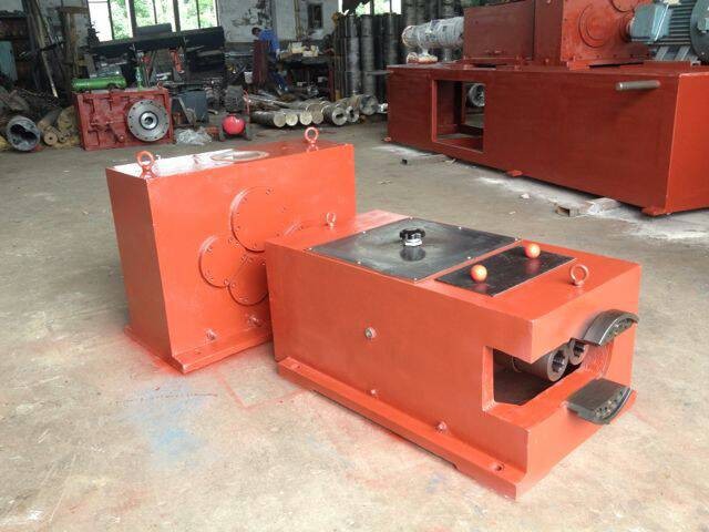 Gearbox for Conical twin screw and barrel