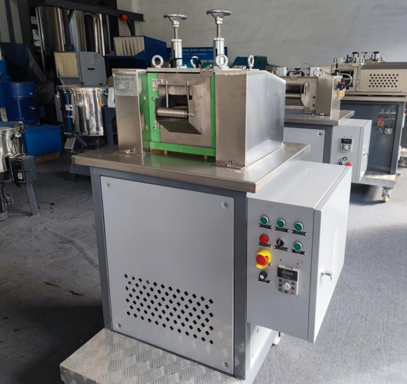 Plastic Cutter